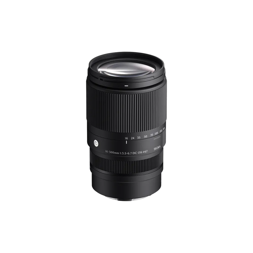Contemporary lens for macro photoshoot and travel photography